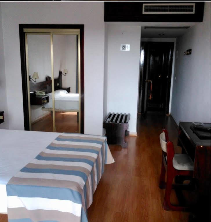 Hotel Lisboa Badajoz Buitenkant foto